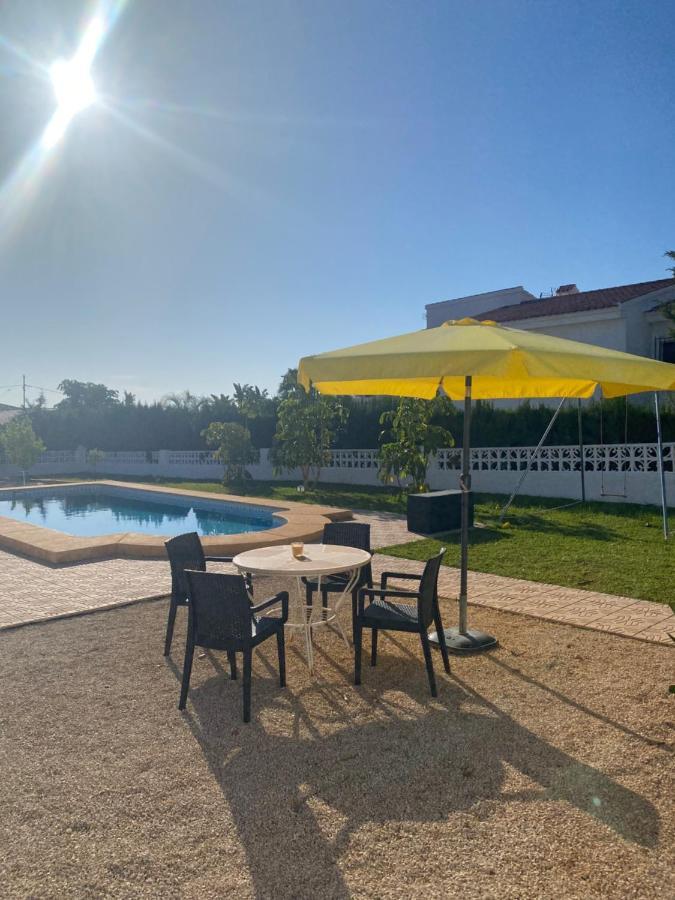 Villa Con Piscina, Soleada, Tranquila Y Centrica Calpe Bagian luar foto